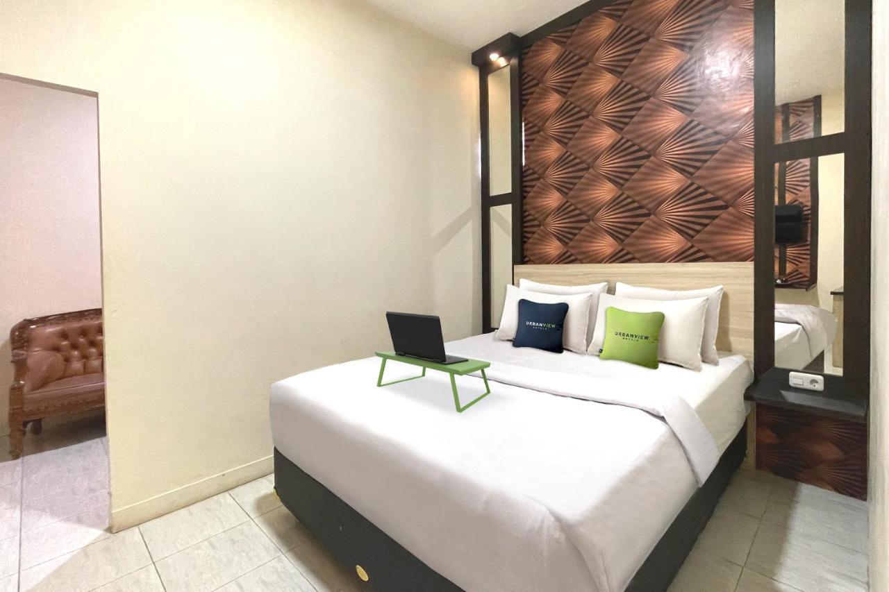 Urbanview Hotel Harapan Palopo Esterno foto